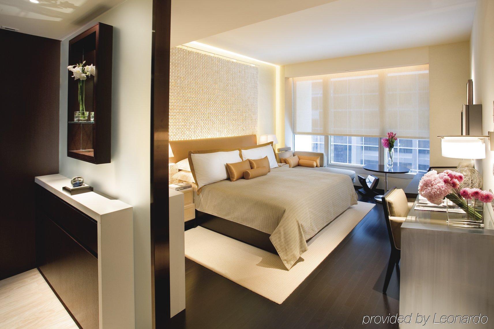 The Landmark Mandarin Oriental, Hong Kong Room photo